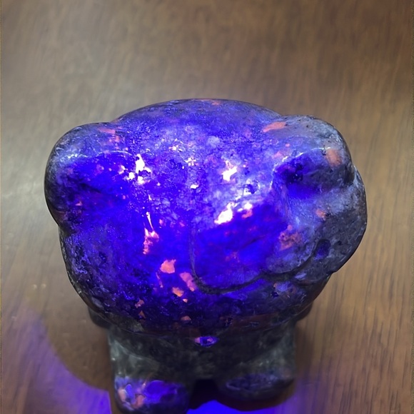 Hello Kitty Yooperlite Carving UV Reactive NWOT - Picture 14 of 17